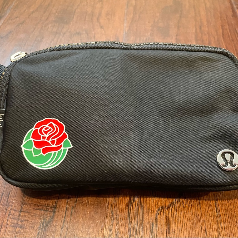 Lululemon x Rose Bowl Limited Edition Everywhere Black Belt Bag NWT